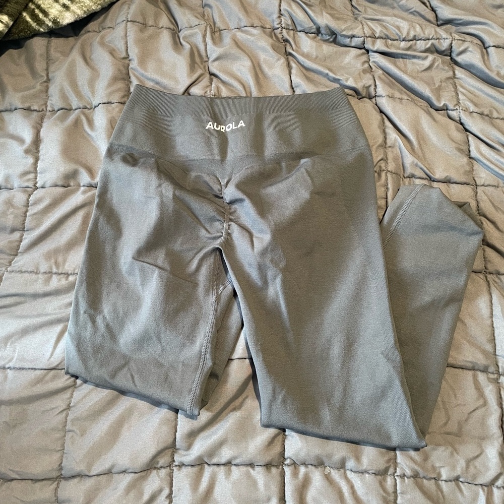 AUROLA INTENSIFY SEAMLESS SCRUNCH LEGGINGS STEEL GREY/GRAY